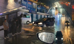 İstanbul'da sağanak alarmı! Valilik rakamları açıkladı: 2 bin 518 ihbar
