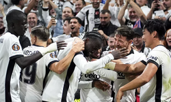 Dolmabahçe'de 4 gol, 1 kırmızı kart! Beşiktaş'ın Avrupa serisi sürüyor