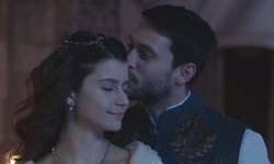 Beren Saat ve Ekin Koç’un yolları yeniden kesişti! Bu kez hikaye bambaşka
