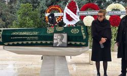 Cem Akaş’a son veda! Yeni kaybettiği oğlu Can Akaş’ın yanına defnedildi
