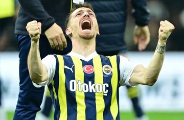 2 yıl daha Fenerbahçe’de: Ali Koç’tan Mert Hakan’a 140 milyon TL