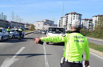 Trafik cezalarına dudak uçuklatan zam İşte ödenecek yeni rakam