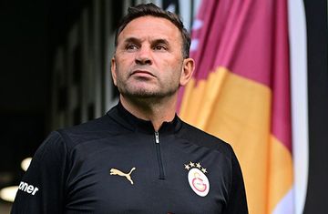 Galatasaray'a derbi öncesi şok: Okan Buruk hastaneye kaldırıldı