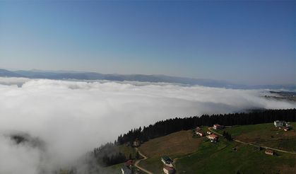 Karadağ Yaylası’nda bulut denizi seyrine doyulmaz manzaralar oluşturdu