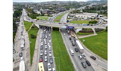 Okullar açıldı trafik kilitlendi.. O anlar havadan görüntülendi