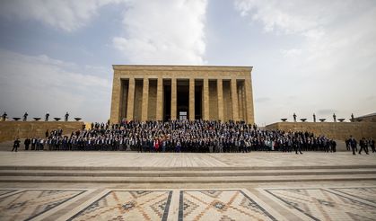 İçişleri Bakanı Soylu ve beraberindekiler, Muhtarlar Günü dolayısıyla Anıtkabir'i ziyaret etti