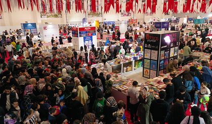 "Kitap Fuarı" yoğun katılımla açıldı