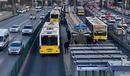 Metrobüste akşam çilesi!