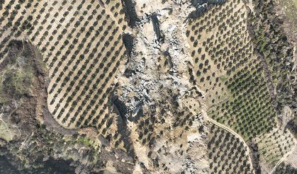 Hatay’daki 500 metrelik dev yarık uzaydan gözüküyor