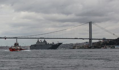 TCG ANADOLU İstanbul Boğaz'ını süsledi