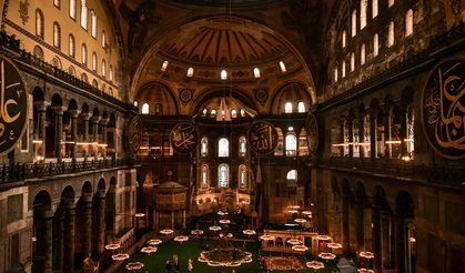 Ayasofya-i Kebir Camii  turistik amaçlı ziyaretler başladı