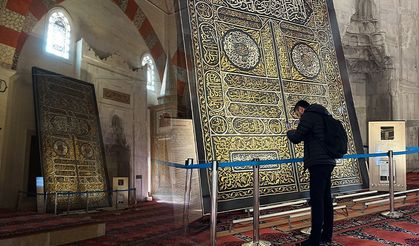 Kabe kapısının örtüsü Edirne'de sergilenmeye başlandı