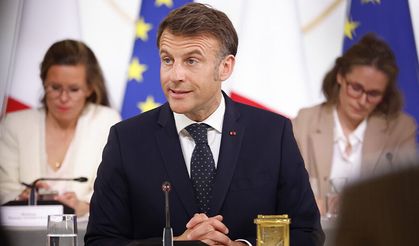 Macron: Hürmüz Boğazı'nda güvenli geçiş için Umman'la birlikte hareket edeceğiz