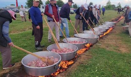 Bursa'da 80 yıllık gelenek...47 küçükbaş 2 büyükbaş kestiler
