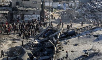 İsrail Gazze'de okul ve camiyi hedef aldı: 16 kişi hayatını kaybetti
