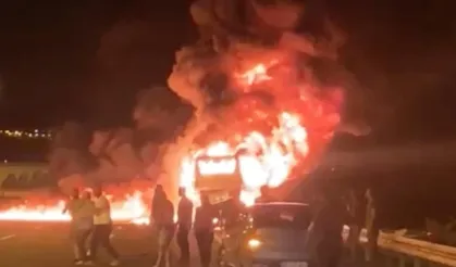 Eyüpsultan’da İETT otobüsü alev alev yandı!