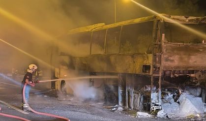 Otobüs yangını faciası! Araç kül oldu