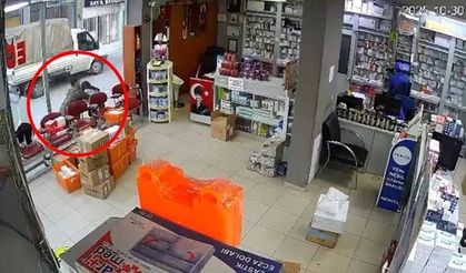 Bir anda üzerine atladı! Eczacının yaşadığı panik kameralarda
