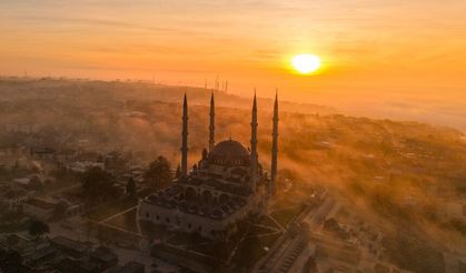 Selimiye Camii, sis ve güneşin ışıklarıyla büyüledi