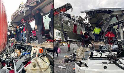 Katliam gibi kaza! Yolcu otobüsü, TIR'a çarptı: Çok sayıda ölü ve yaralı var