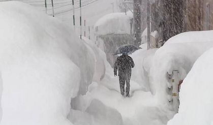 Japonya'da kar 4 metreyi aştı, 45 kişi hayatını kaybetti