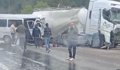 Antalya-Isparta karayolunda korkunç Kaza: 7 ölü, 7 yaralı