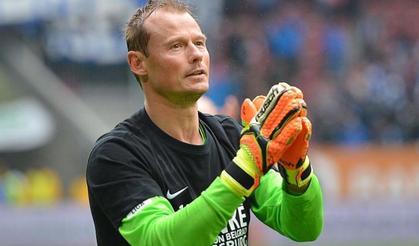 Futbol dünyası yasta: Arsenal efsanesi kalecisi Alex Manninger hayatını kaybetti