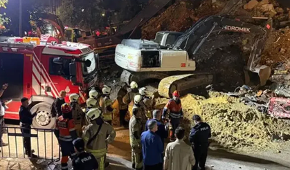 Küçükçekmece'de 6 katlı bina çöktü! Yaralılar var