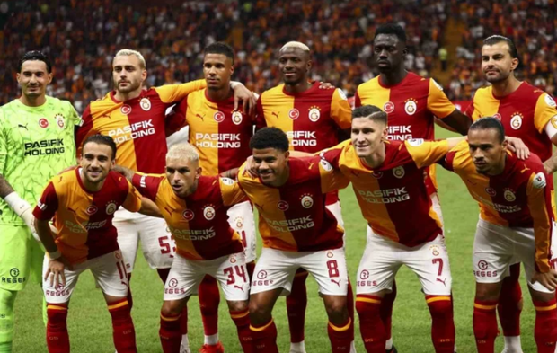 Galatasaray'ın yıldız ismi taraftarları adeta delirtti! 'Hemen kovun gitsin'