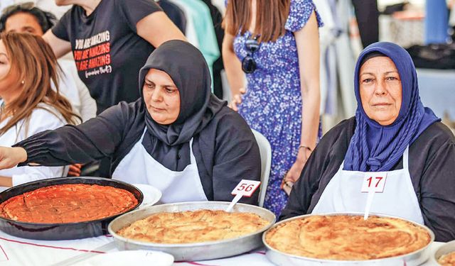 Erguvan festivalinde börekler yarıştı