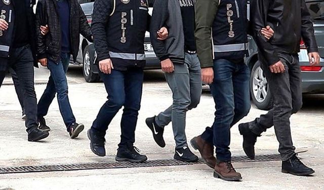 İzmir'de operasyon: 33 gözaltı