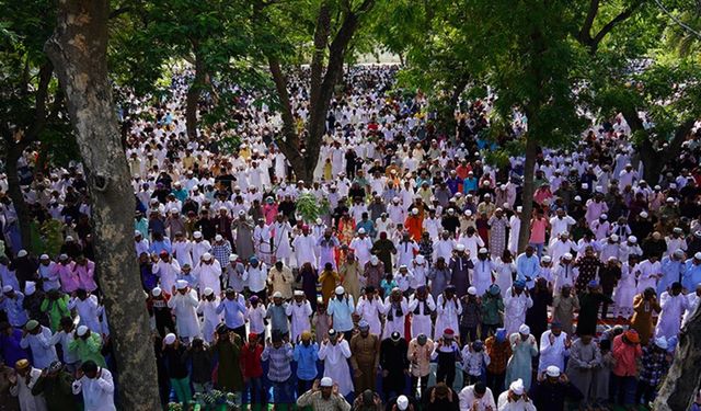 Hindistan’da Müslümanlara zorbalık yapılıyor