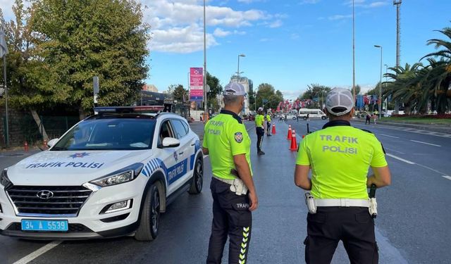 İstanbul'da okul çevrelerinde denetim: 102 kişi yakalandı