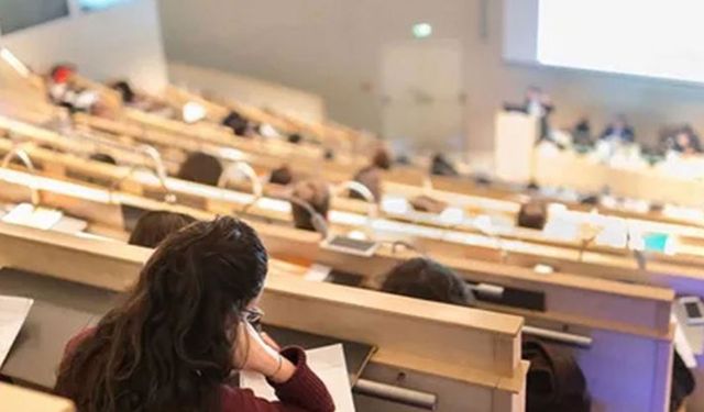 Depremden en çok etkilenen 4 ildeki öğrenciler için flaş karar