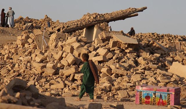 Rusya'nın ABD'nin yapamadığını deprem yaptı! Afganistan yerle bir!