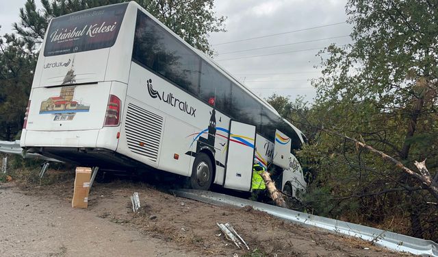 Yine yolcu otobüsü faciası! Şarampole uçtu, yaralılar var