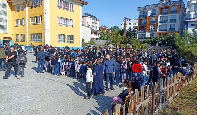 Van Gölü'nde korkutan deprem