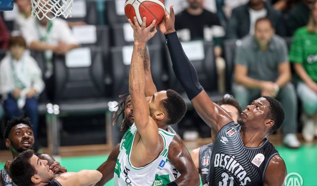 Beşiktaşlının yüzü hiç gülmeyecek mi? Sadece futbolda değil basketbolda da kötü