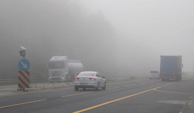 Bolu Dağı’nda sis görüş mesafesini düşürdü