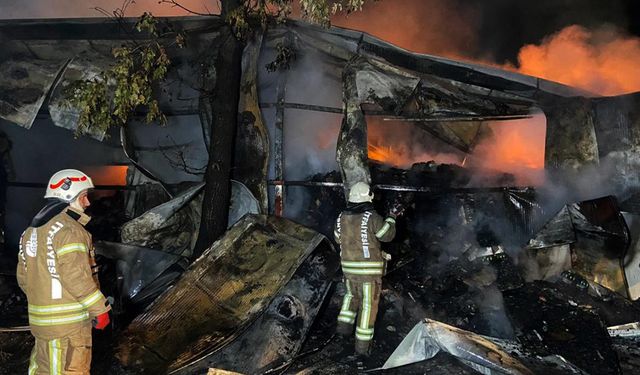 Çatalca’da fabrika alev alev yandı