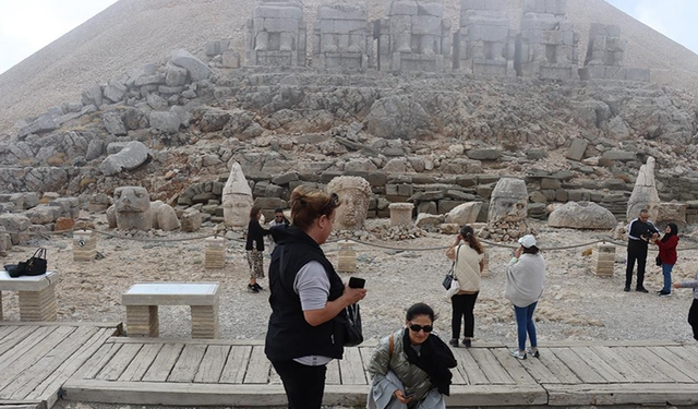 Nemrut Dağı'na ziyaretçi akını