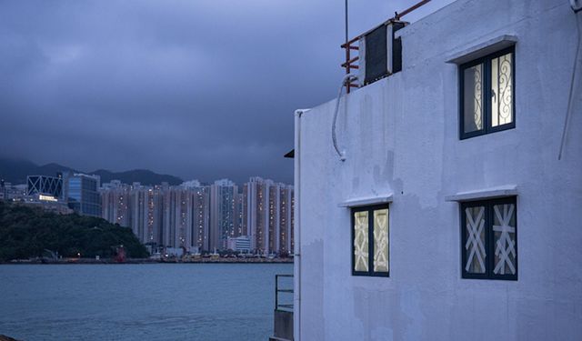 Hong Kong'da Koinu Tayfunu nedeniyle borsada işlemlere ara verildi