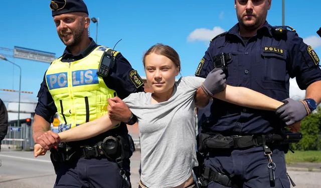 İsveçli iklim aktivisti Greta Thunberg, Londra'da gözaltına alındı