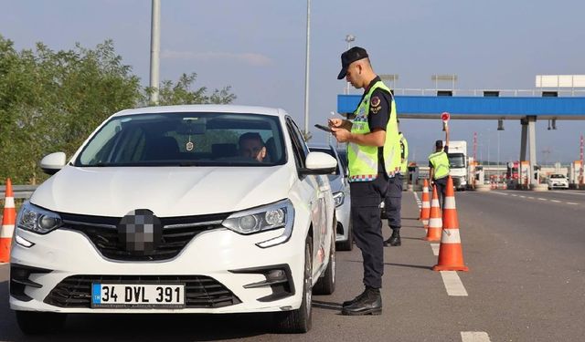 İzmir'de umut tacirlerine dev darbe