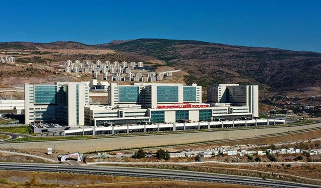 İzmir Şehir Hastanesi hasta kabulüne başladı