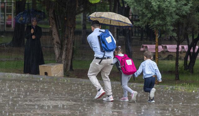 Eğitime yağış engeli: O ilde okullar tatil edildi