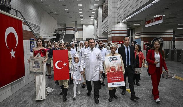 Sağlıkçılardan Cumhuriyet yürüyüşü