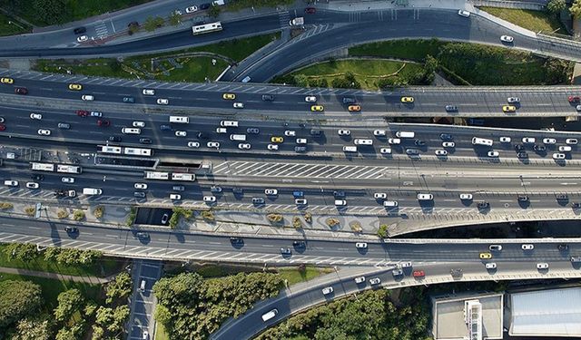 Trafiğe 198 bin 740 araç kaydedildi