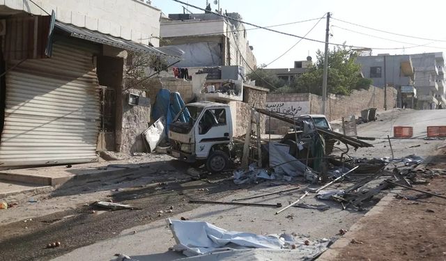 Suriye ordusu Halep'e misket bombalı saldırı düzenledi