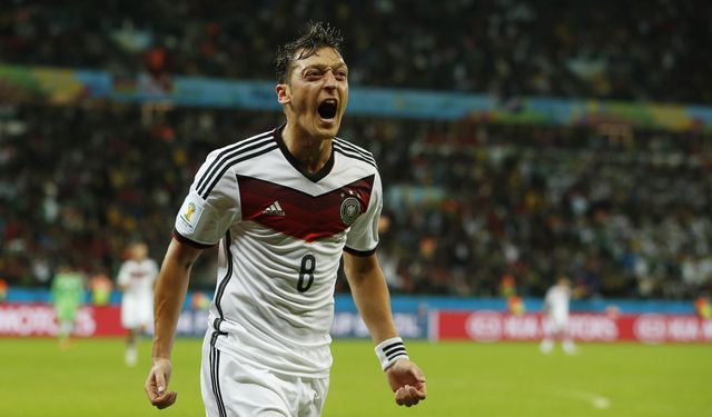 Mesut Özil'in neden Almanya'yı seçtiğini babası açıkladı! Şok itiraf!